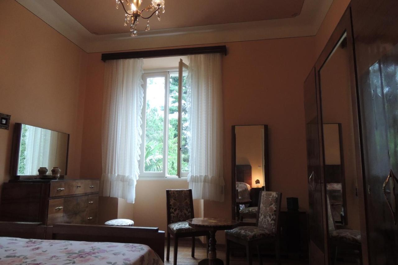 B&B Villa Margherita Lesa Bagian luar foto