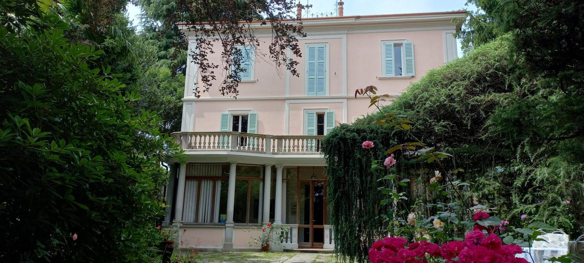 B&B Villa Margherita Lesa Bagian luar foto