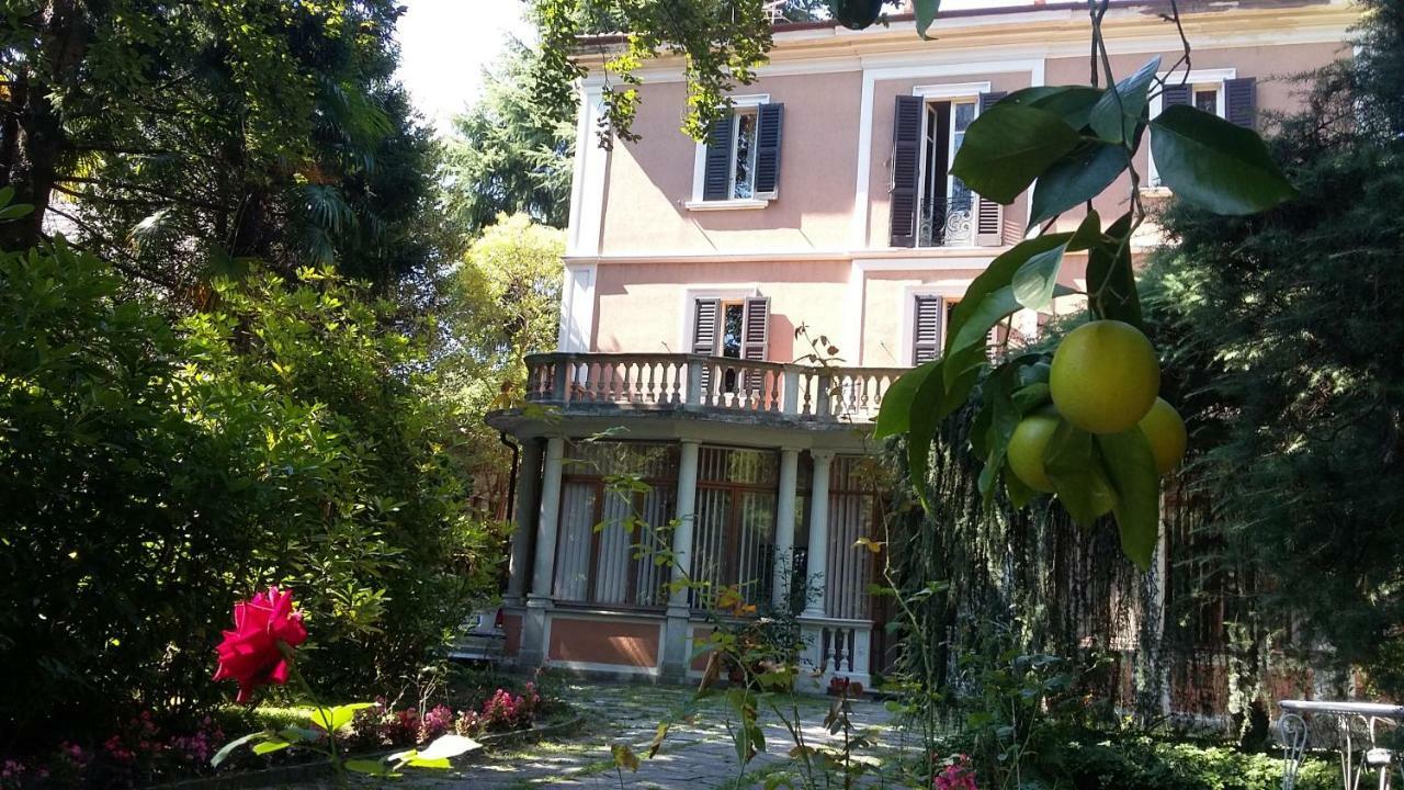 B&B Villa Margherita Lesa Bagian luar foto