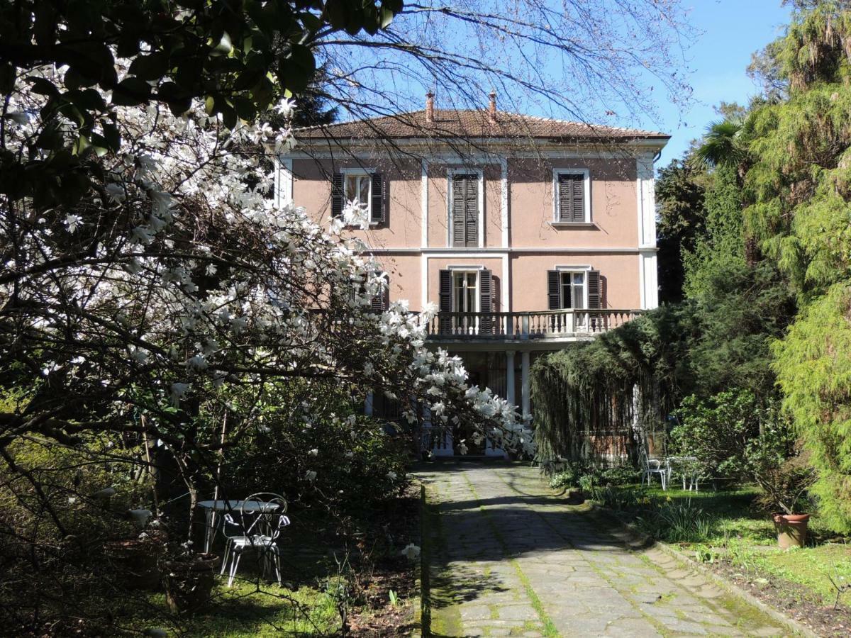 B&B Villa Margherita Lesa Bagian luar foto