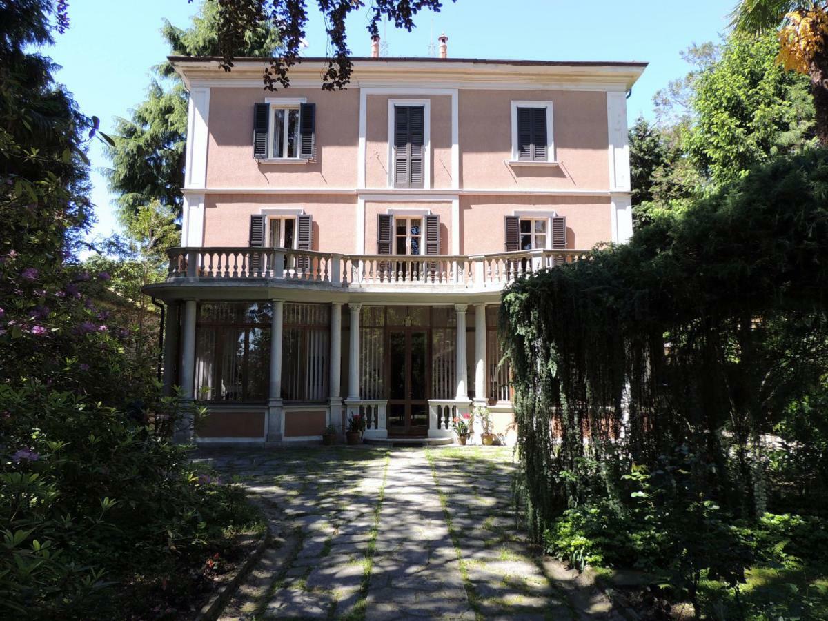 B&B Villa Margherita Lesa Bagian luar foto