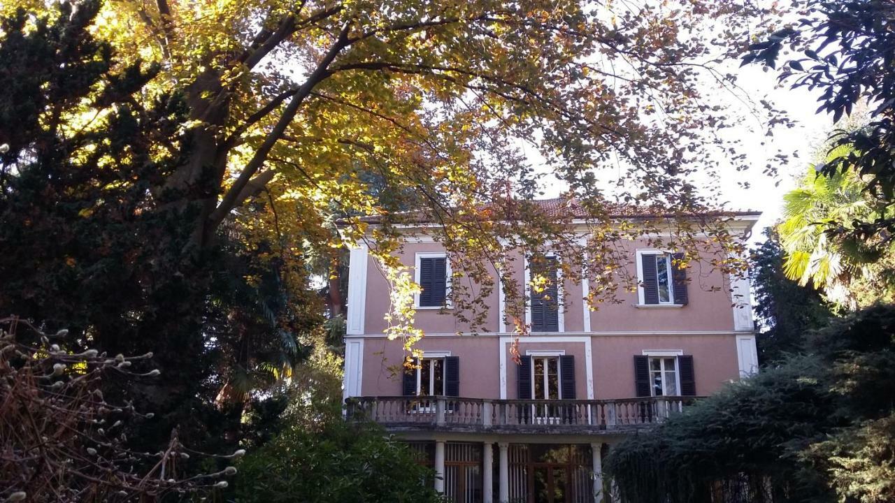 B&B Villa Margherita Lesa Bagian luar foto